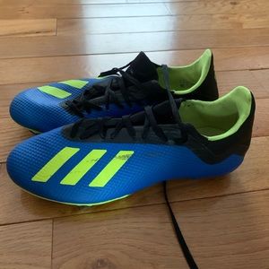 Men’s size 8 Soccer cleats